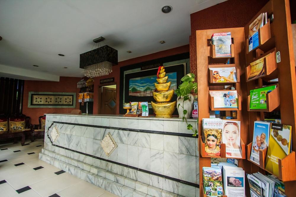 Sri Ratu Hotel Legian Exterior foto
