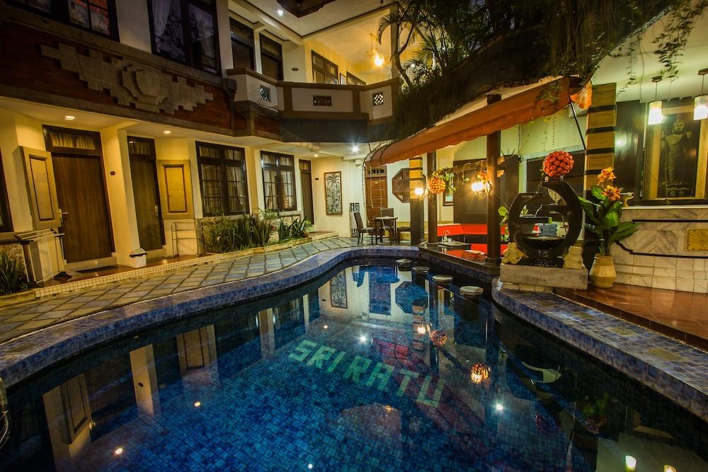Sri Ratu Hotel Legian Exterior foto